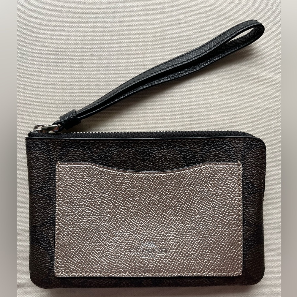 Boxed Corner Zip Coach Wristlet